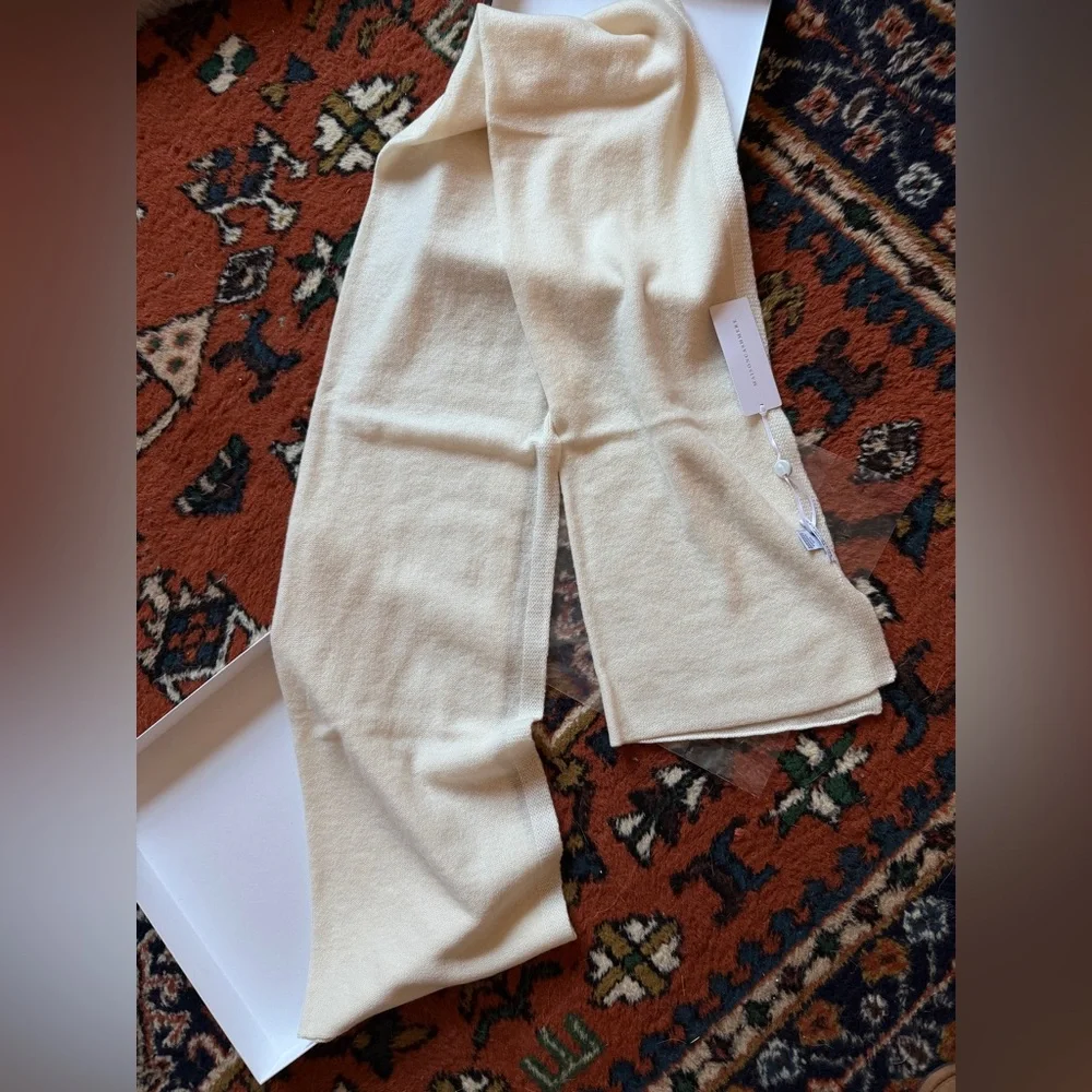 NWT Maison Cashmere Essential Maxi Scarf - Picture 6 of 7